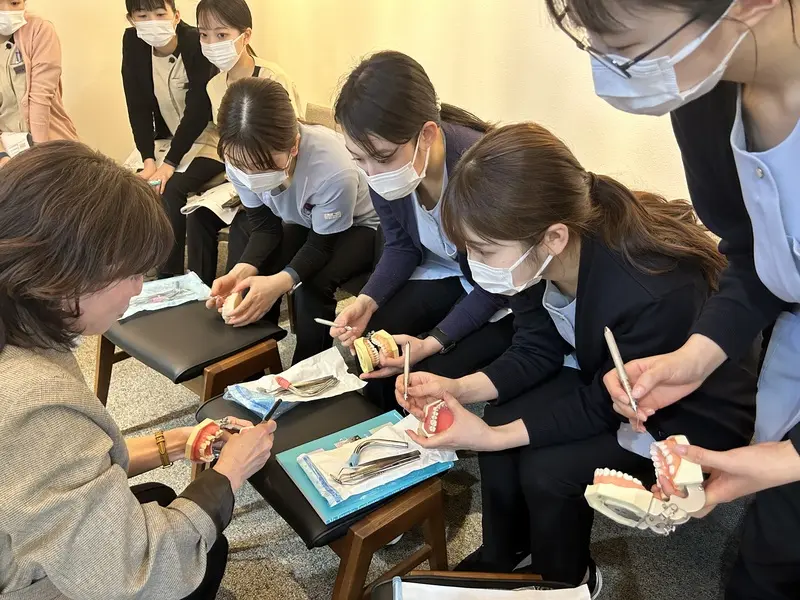 院内研修の様子03（外部講師による実技指導）